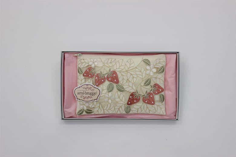 Strawberry embroidery いちご マルチケース 約12×20cm｜アミ