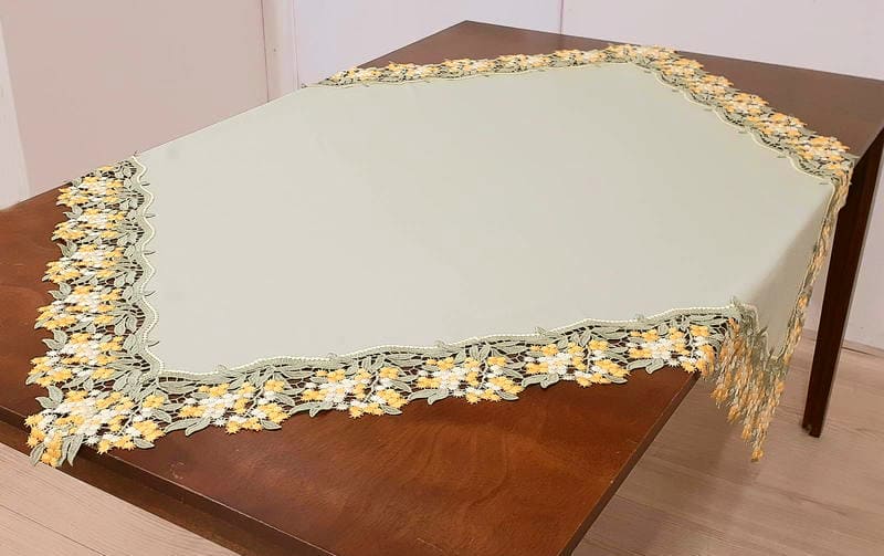 ミモザ柄ケミカルレース テーブルクロス 約112×112cm [un autre]