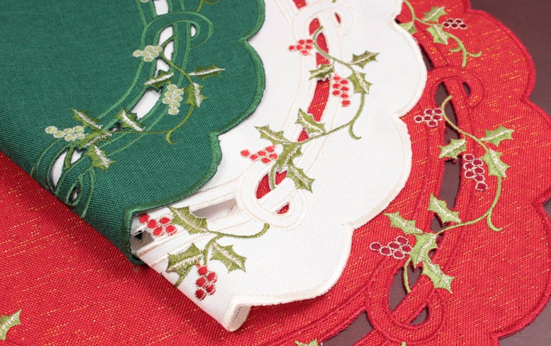 Xmas テーブルセンター ヒイラギ刺繍 直径約38cm
