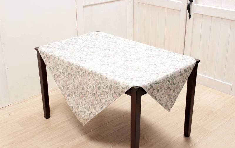 花柄プリント テーブルクロス 約130×130cm [Belle Heure]