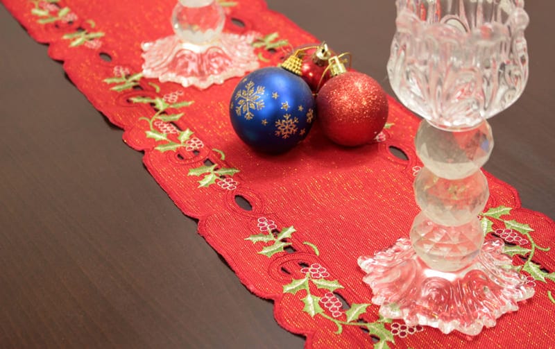 Xmas テーブルランナー ヒイラギ刺繍 約20×160cm｜インテリアレース
