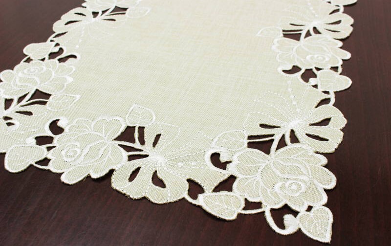 カットワーク刺繍 テーブルセンター 約30×45cm [Pure Rosa