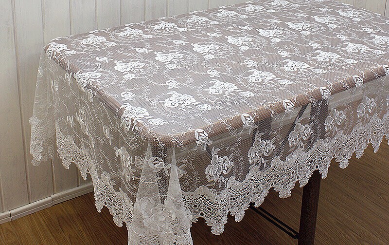 総柄刺繍＆ギュピール 　テーブルクロス 約135×190cm [Brilliantly-Crystal]