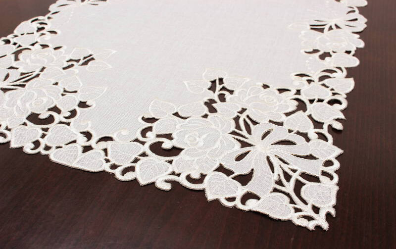 カットワーク刺繍 テーブルセンター 約40×75cm [Pure Rosa