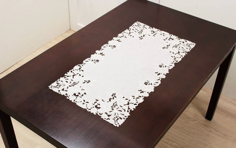 カットワーク刺繍 テーブルセンター 約40×75cm [Pure Rosa