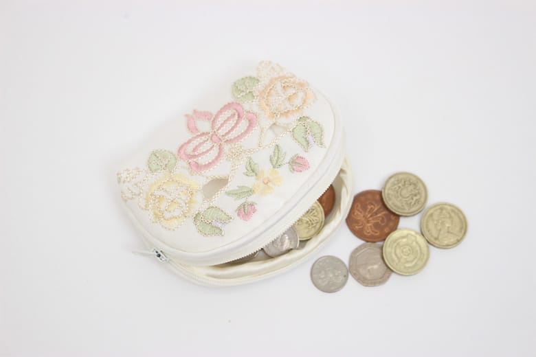 刺繍＆カットワーク コインケース　約6×10×3cm [Ribbon ＆ Rose]