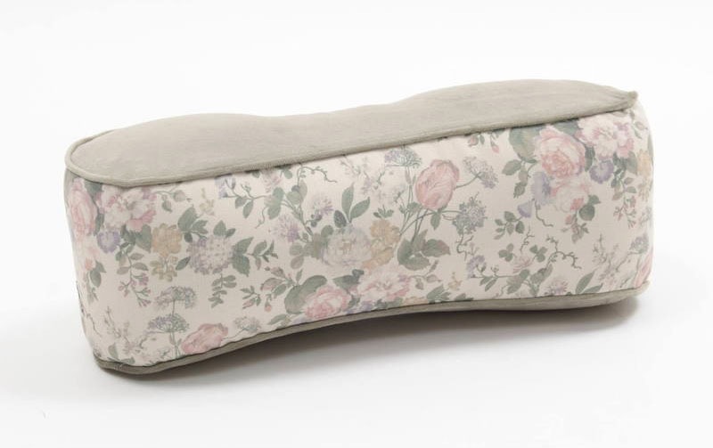 花柄プリント 腰当クッション 約12×43×12cm [Belle Heure]