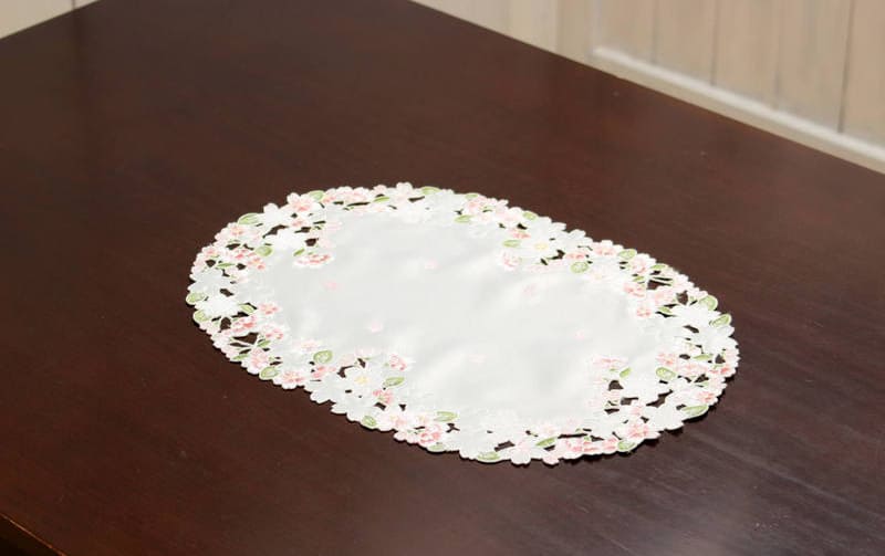 さち子様 花柄刺繍の円形テーブルクロス＋サンダル テーブルクロス 花柄線描きタッセル付き円形テーブルクロス 布