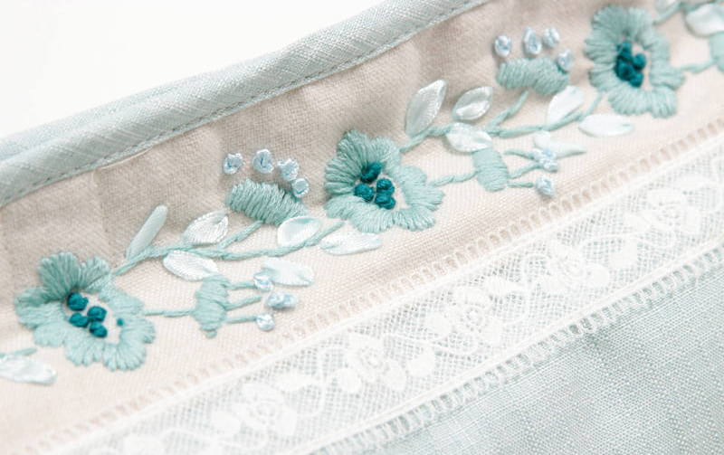 ティッシュボックスカバー フローラル刺繍 約26×12×6cm [Atelier Bloom]