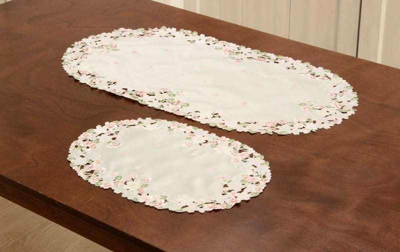 テーブルセンター コード刺繍 約40×75cm [桜綺]｜インテリアレース