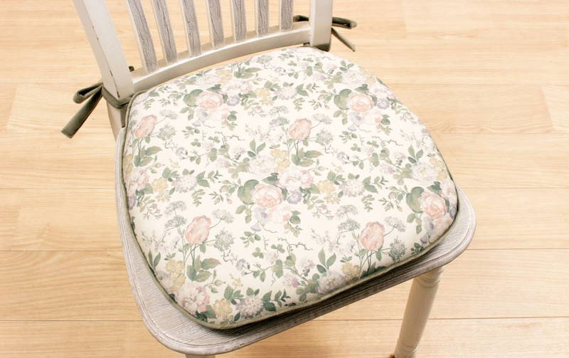 花柄プリント 紐付シートクッション 約43×45cm [Belle Heure]