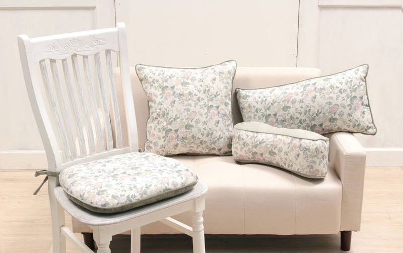 花柄プリント 紐付シートクッション 約43×45cm [Belle Heure]