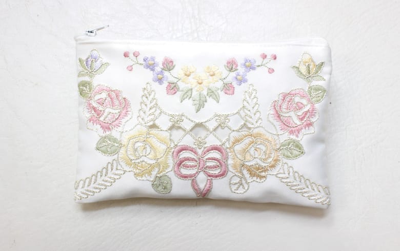 刺繍＆カットワーク マルチケース　約12×20cm [Ribbon ＆ Rose]