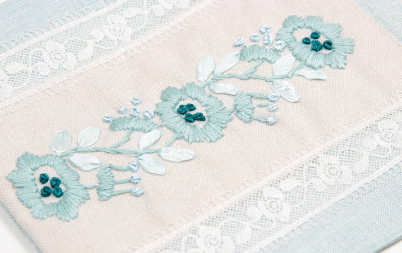 巾着Ｌ フローラル刺繍 約17×22cm [Atelier Bloom]
