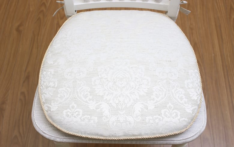 ダマスク柄ジャカード織 紐付シートクッション 約43×45cm [Damask rose]