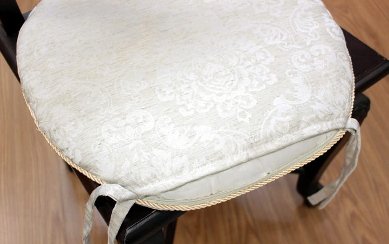 ダマスク柄ジャカード織 紐付シートクッション 約43×45cm [Damask rose]