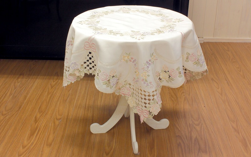刺繍＆カットワーク テーブルクロス　約85×85cm [Ribbon ＆ Rose]