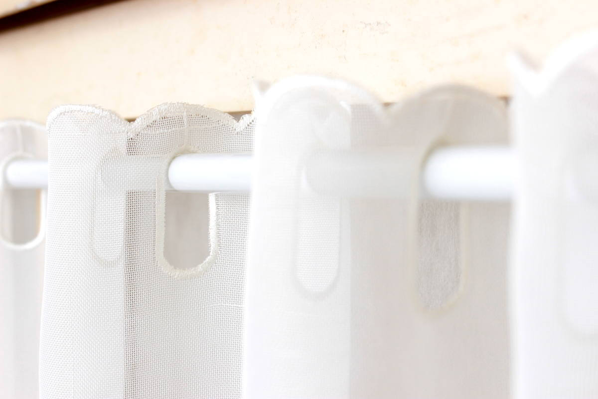 【SALE】スズラン柄刺繍 カフェカーテン 約135×30cm