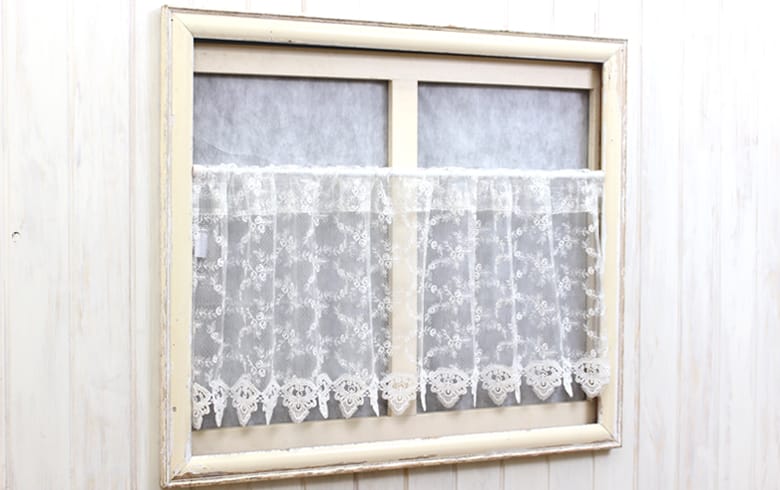 刺繍＆ギュピールレース カフェカーテン　約135×45cm [le quartz]