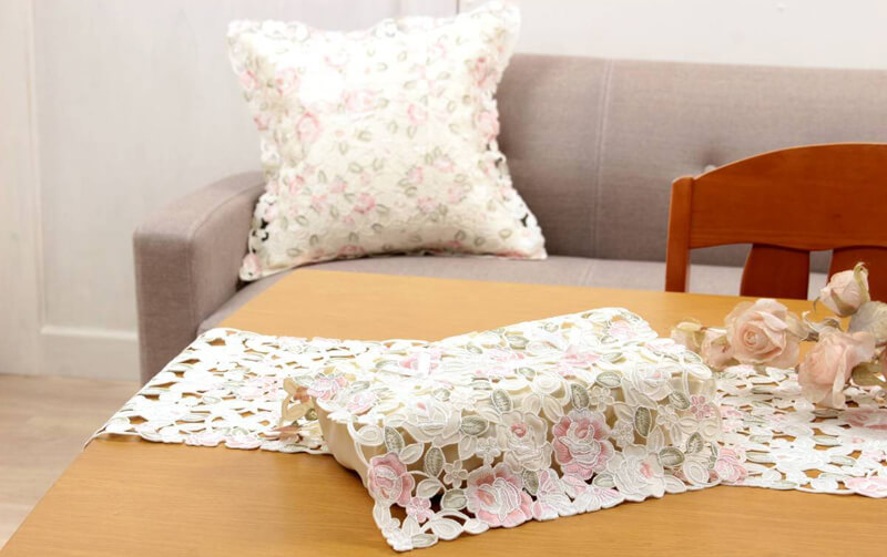 コード刺繍 クッションカバー 約45×45cm [Milky Rosa]