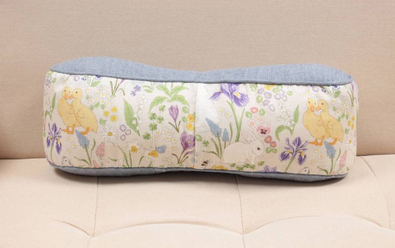 ボタニカルプリント 腰当クッション 約12×43×12cm [Lapin Botanique]