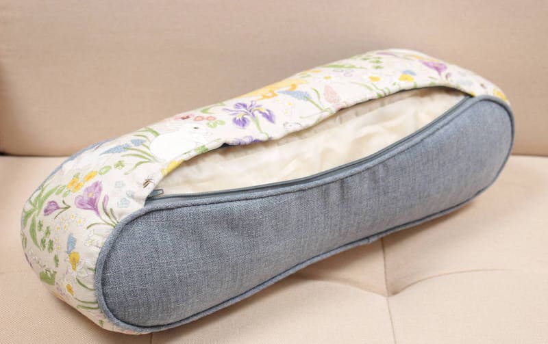 ボタニカルプリント 腰当クッション 約12×43×12cm [Lapin Botanique]