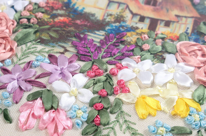 花のコテージ リボン刺繍アートパネル 約32×42cm