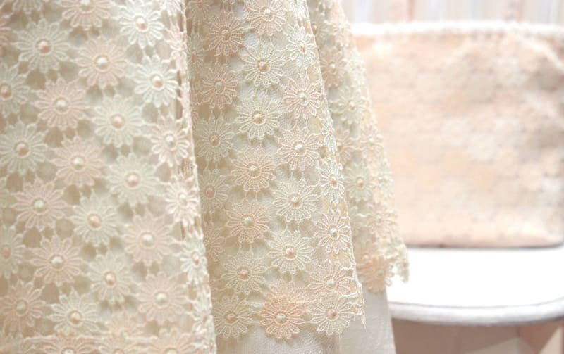 ギュピールレース テーブルクロス 約100cm [Flower Ripples]