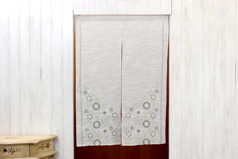 ボタニカルフラワー刺繍 のれん 約85×120cm
