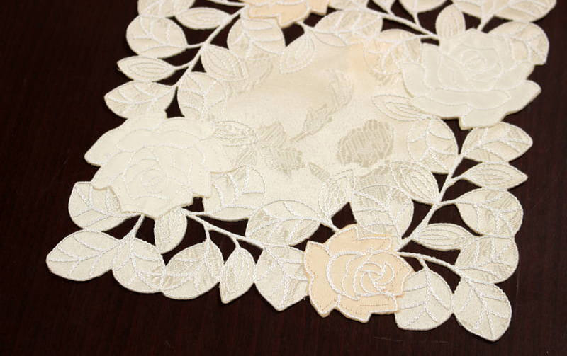 ドイリー バラ柄コード刺繍 約20×20cm [Rosa Fil]｜インテリアレース