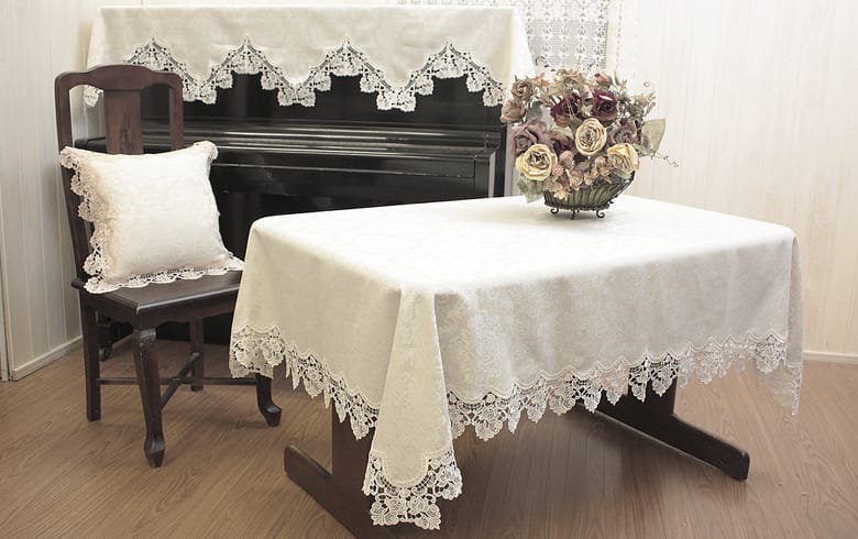 ダマスク柄ジャカード織 テーブルクロス 約135×190cm [Damask rose]