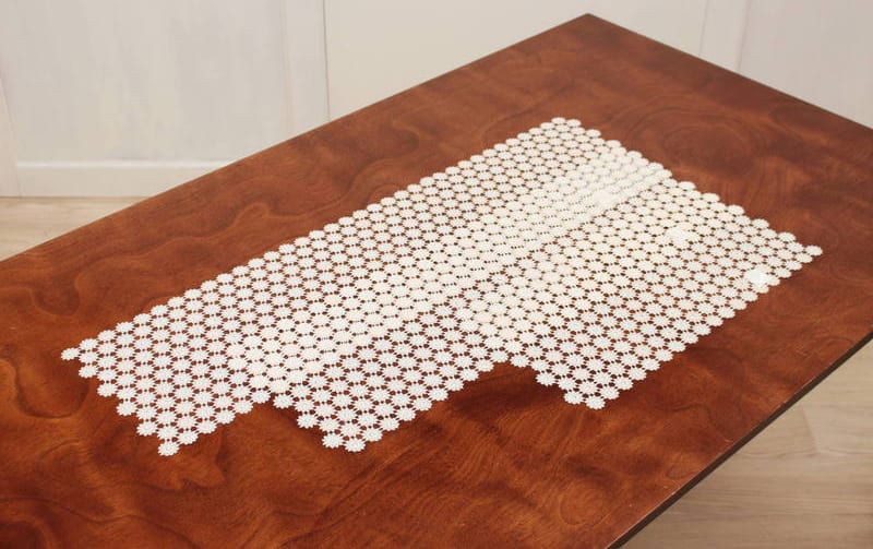 ギュピールレース テーブルセンター 約25×75cm [Flower Ripples]