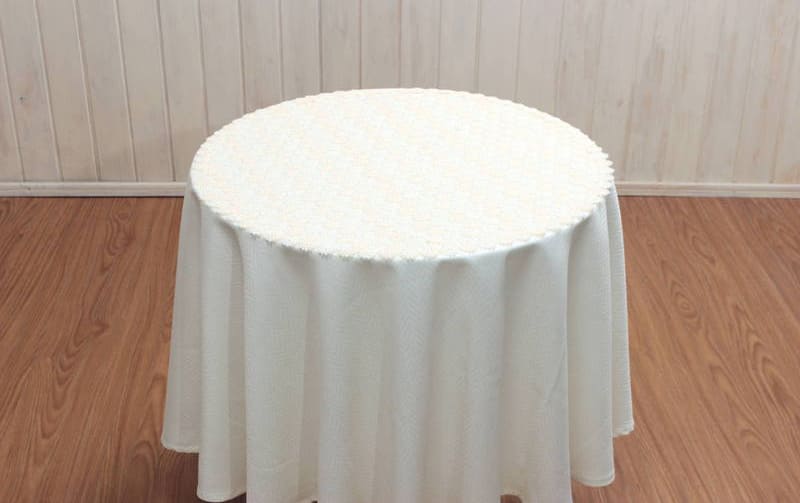 ギュピールレース テーブルセンター 約60cm [Flower Ripples]