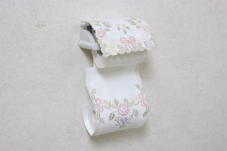 刺繍＆カットワーク ペーパーホルダー　約16×36cm [Ribbon ＆ Rose]