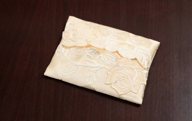 ミニティッシュケース バラ柄コード刺繍 約12×9cm [Rosa Fil