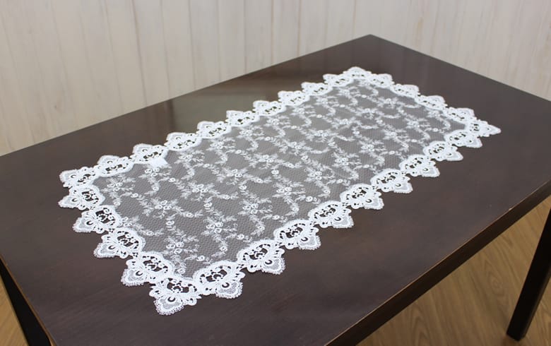 刺繍＆ギュピールレース テーブルセンター　約45×90cm [le quartz]