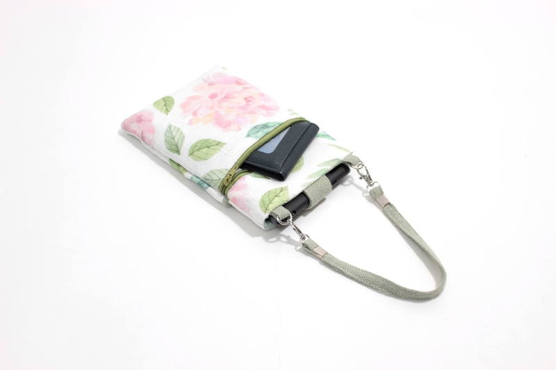 プリントファブリック 縦型スマホポシエット 約19×13cm [rose sourire]