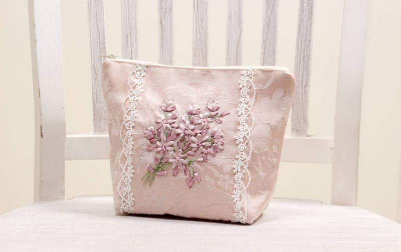 未使用美品　フランシュリッペ 花柄刺繍 ピンク薄手ニット リボン刺繍 ジップポーチ 約18×20cm [Florette]｜インテリアレース