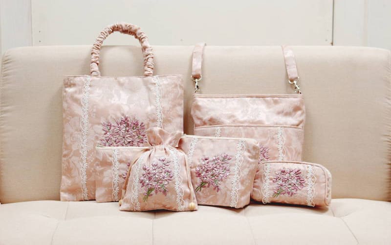 リボン刺繍 ジップポーチ 約18×20cm [Florette]｜インテリアレース