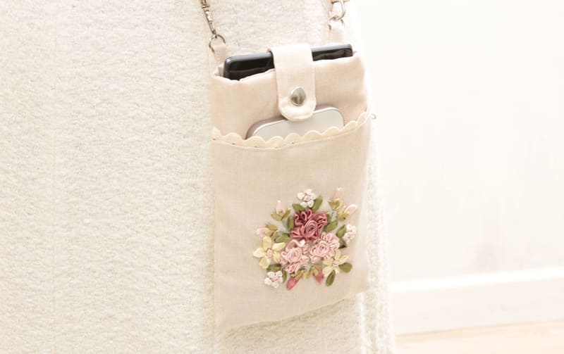 スマホポシェット リボン刺繍 約19×13cm [Rose Ruban]