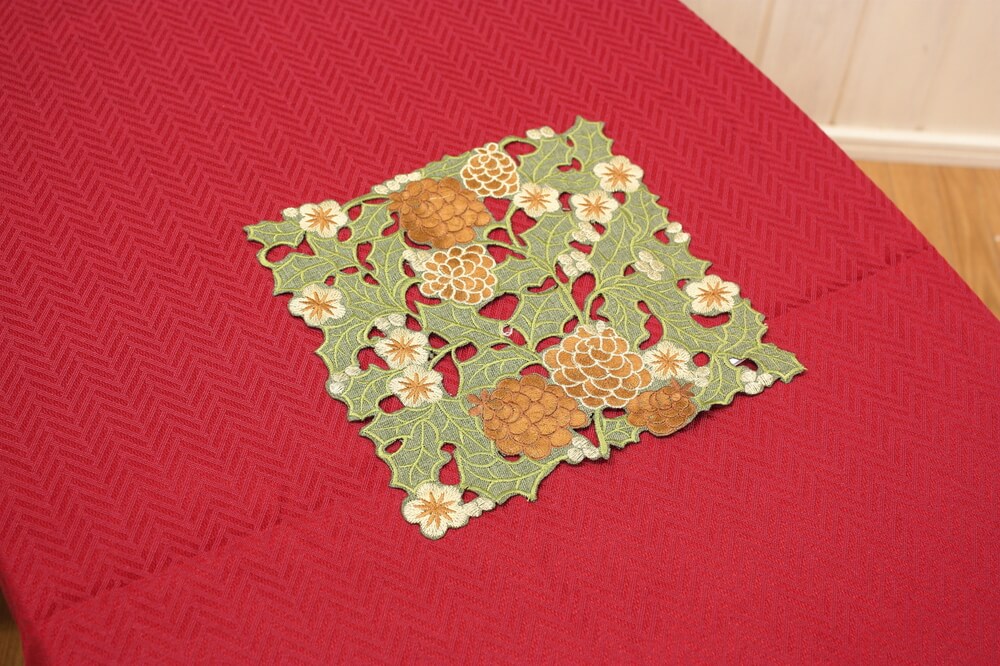 Xmas 松ぼっくり 刺繍 ドイリー 約25×25cm