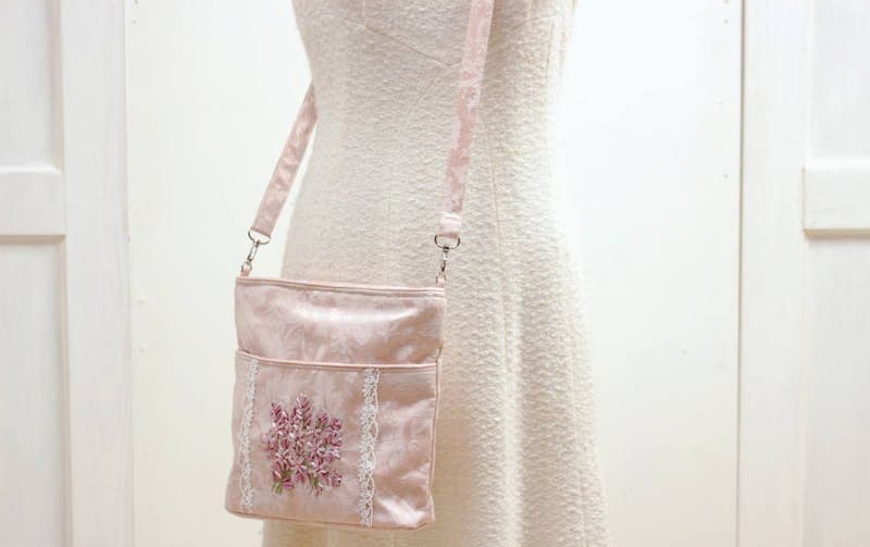 リボン刺繍 ショルダーバッグ 約25×22×7cm [Florette]