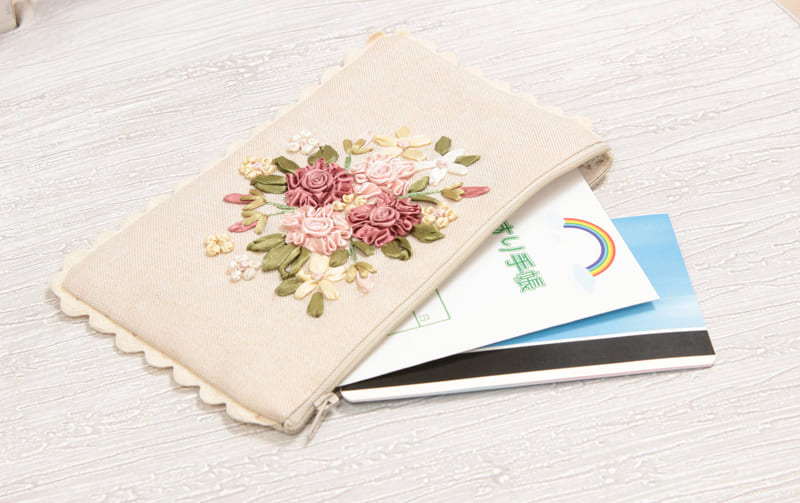 フラットポーチ リボン刺繍 約12×20cm [Rose Ruban]