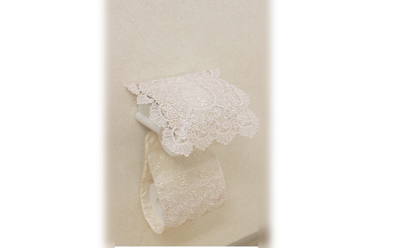 ローズ柄ジャカード織＆ギュピール ペーパーホルダー　約16×36cm [gracieux]