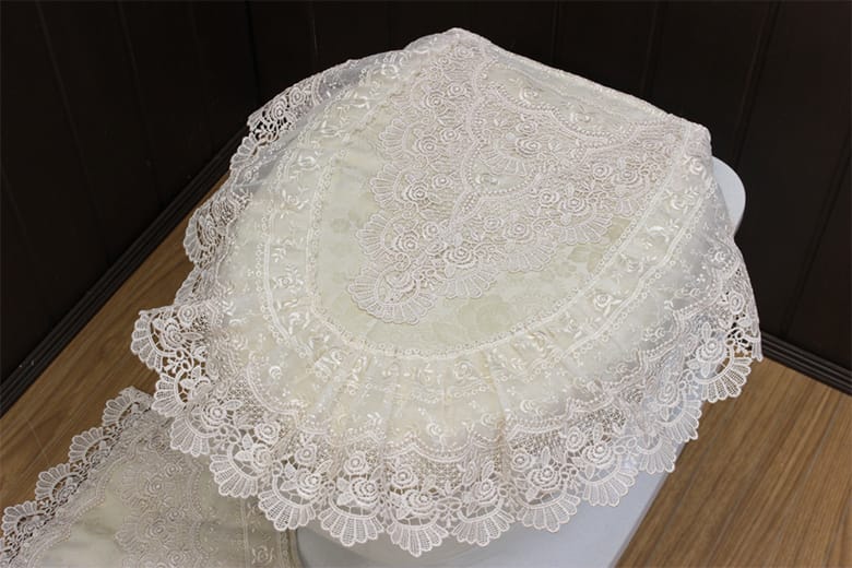 ローズ柄ジャカード織＆ギュピール トイレカバー　約41×36cm [gracieux]