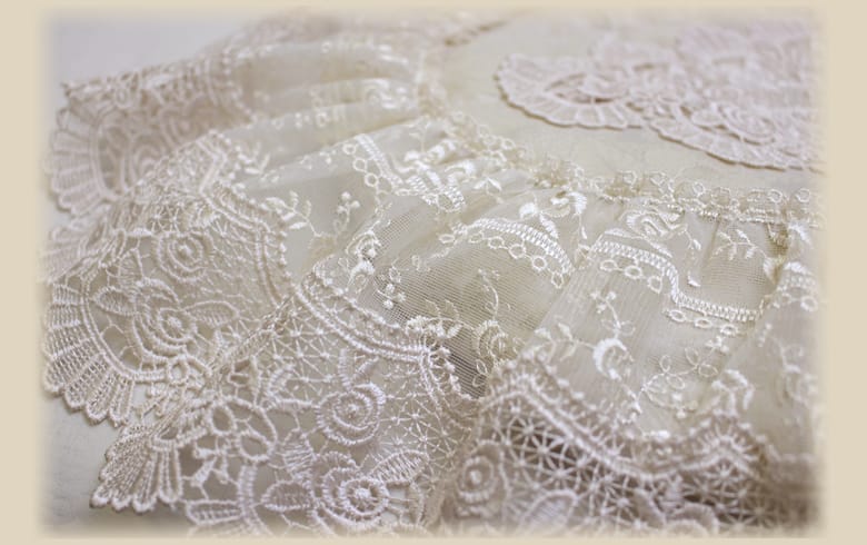 ローズ柄ジャカード織＆ギュピール トイレカバー　約41×36cm [gracieux]