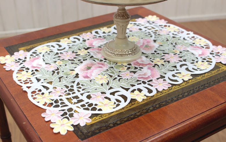 総柄刺繍 テーブルセンター 約30×45cm [anemone mistral]