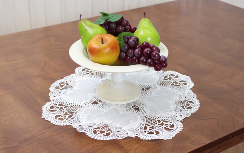 ギュピールレース テーブルセンター 約45cm [White Motif]