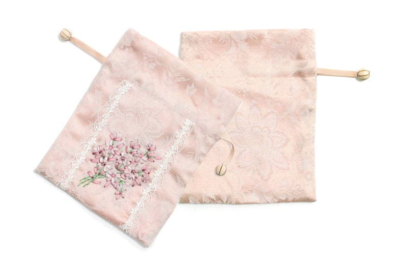 リボン刺繍 巾着 約17×22cm [Florette]