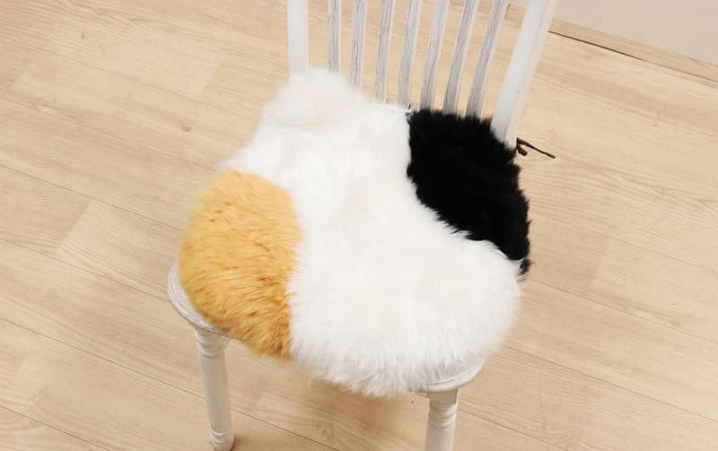 ムートン 紐付シートクッション 猫型 長毛 約38×40cm｜インテリア